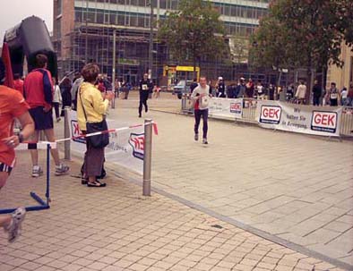 Zieleinlauf am Roten Turm