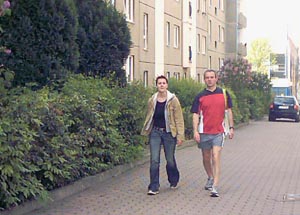 mit meiner Tochter auf dem Weg nach Hause